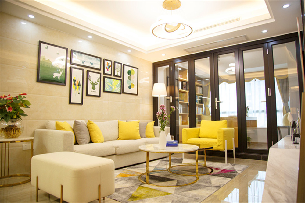 广州市敏捷绿湖国际城现代简约风格四居室装修案例